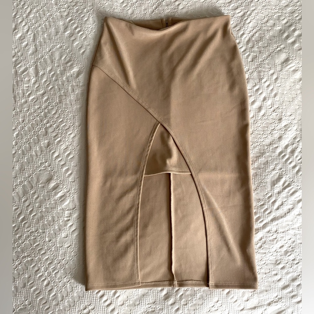 🦋2$/22 EUC Nude Asymmetrical Wrap Front Mini/Midi Skirt